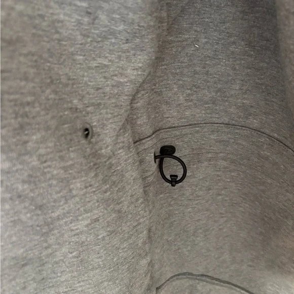 Nike women’s tech fleece cape - Picture 4 of 9